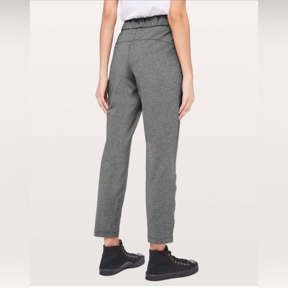 Lululemon on the fly 7/8 pant - Picture 2 of 9